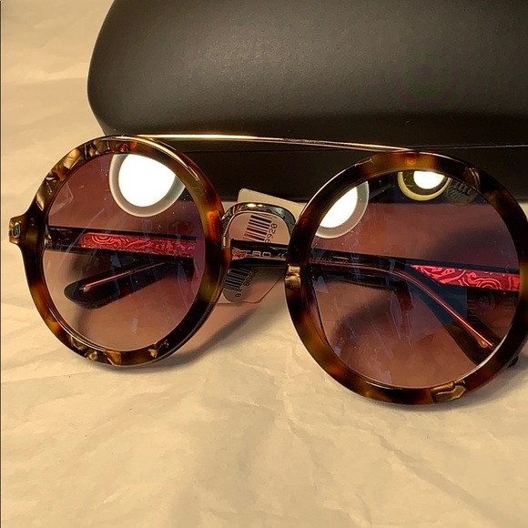 Etro Accessories - NWT Etro round sunnies w/Nautica hardcase stylish